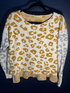 how.very.loved Leopard Print Colorblock Knit Pullover Sweater